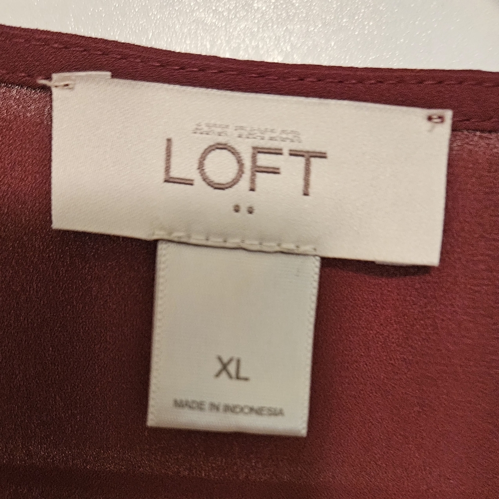 LOFT Relaxed Burgundy Blouse Sleeveless - Picture 4 of 4